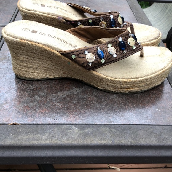 Flip flop Sandals. - Picture 3 of 9